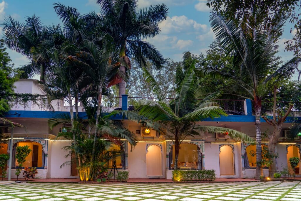 Top 10 Best Family Restaurants & Bars in Udaipur 